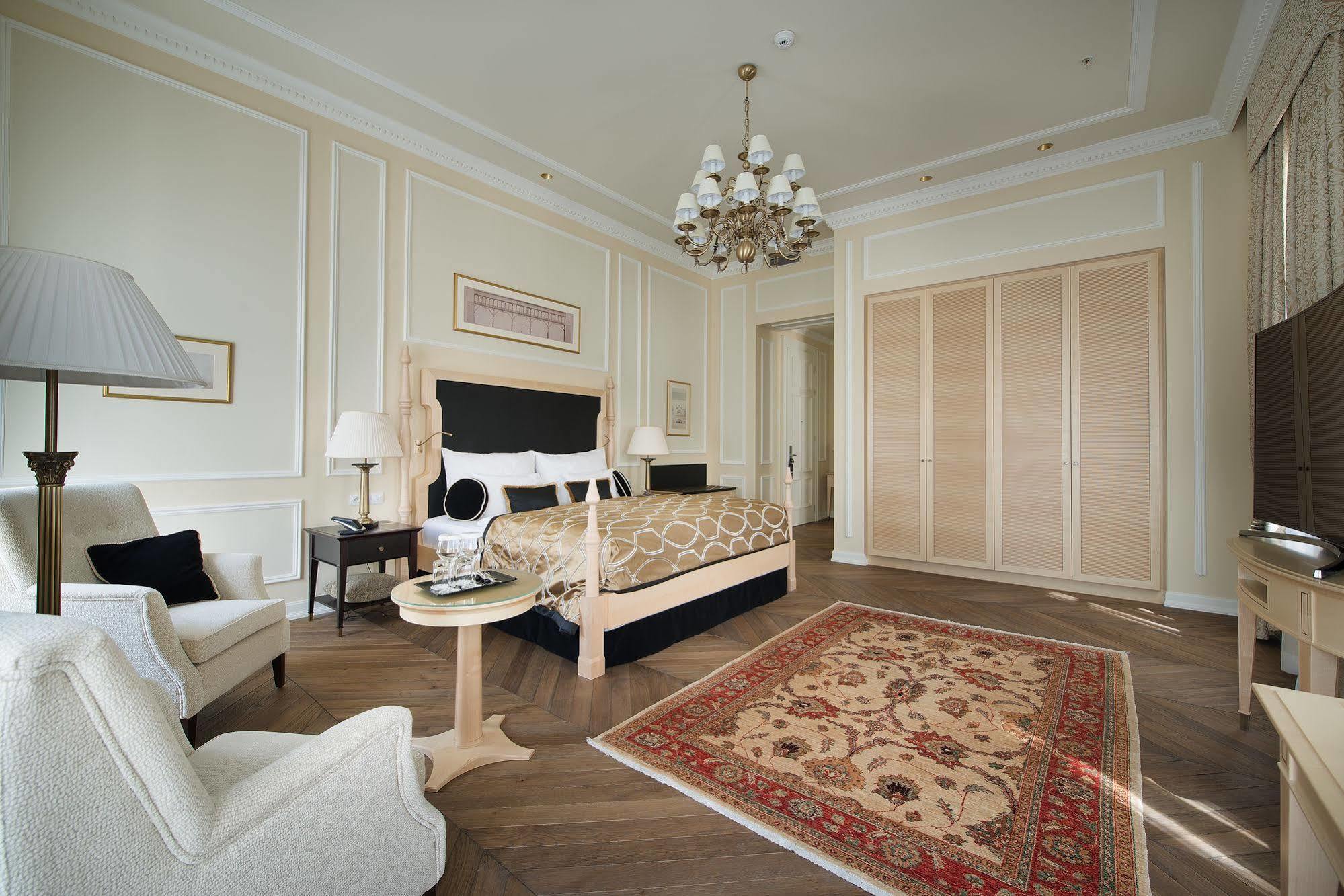 Wilson Palace By Loft Bratislava Exterior photo